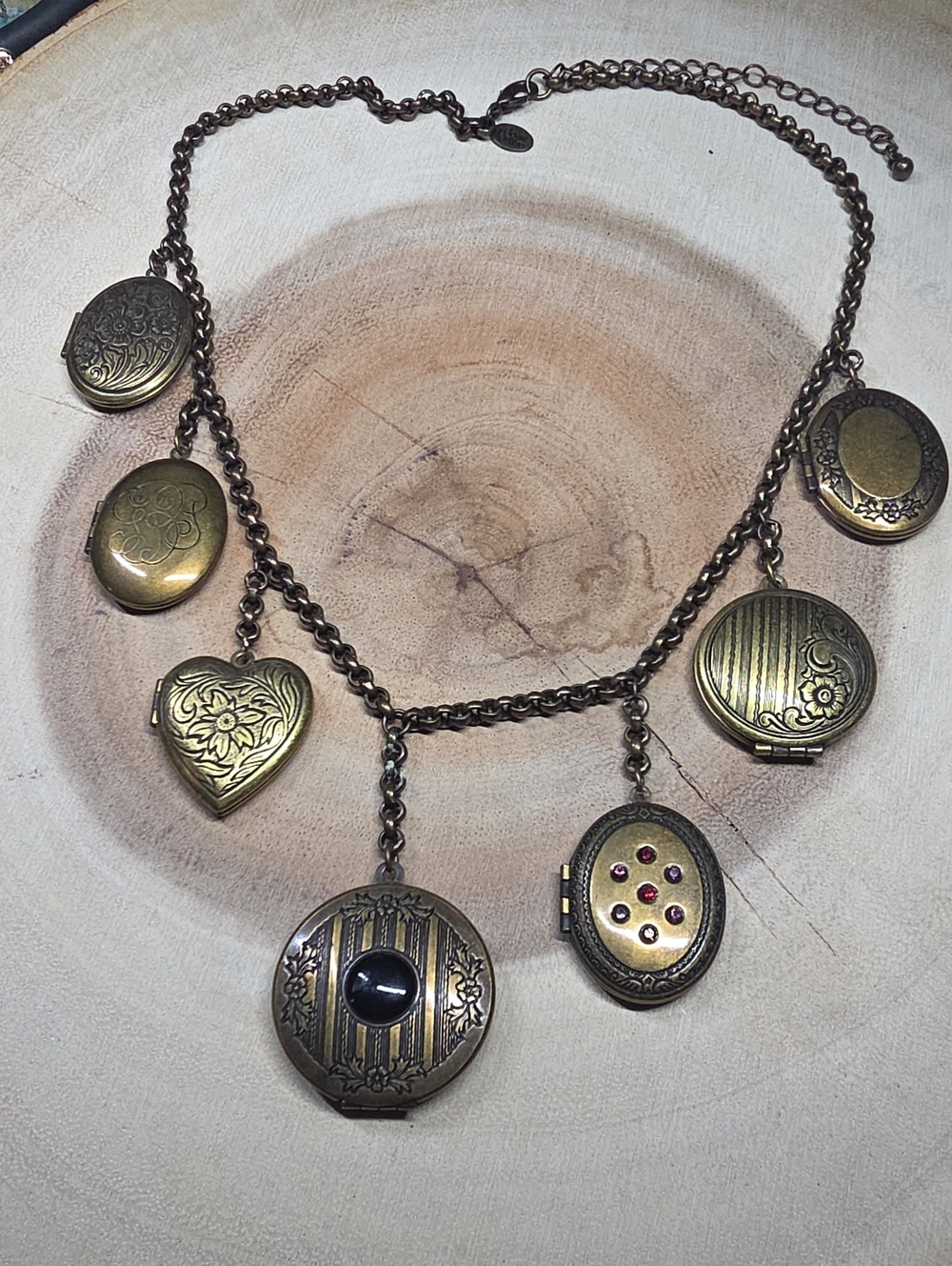 Vintage Joan Rivers Classics Collection 7 Locket Charm Necklace